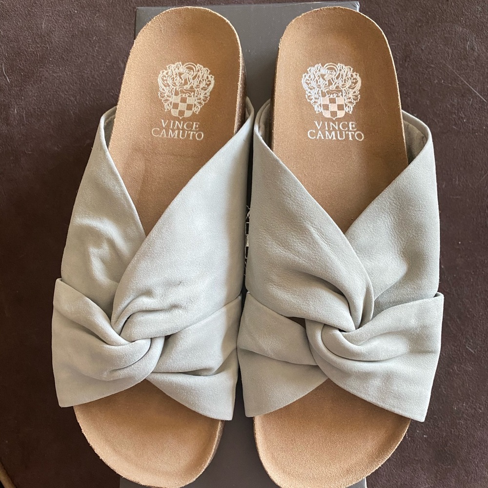 BRAND NEW!! Vince Camuto Sandals